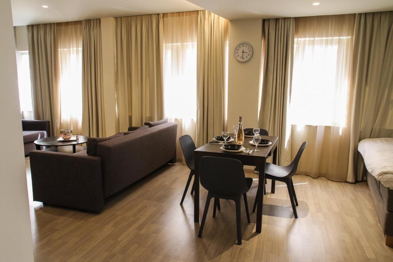 Pallados Suites Aten Exteriör bild