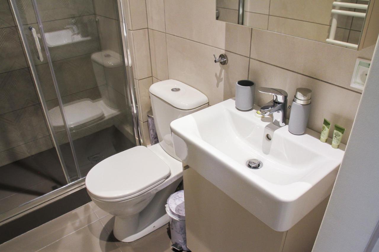 Pallados Suites Aten Exteriör bild