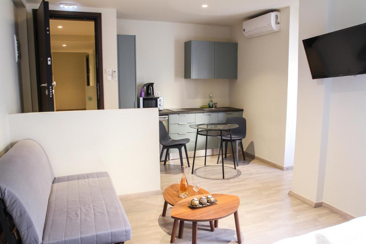 Pallados Suites Aten Exteriör bild