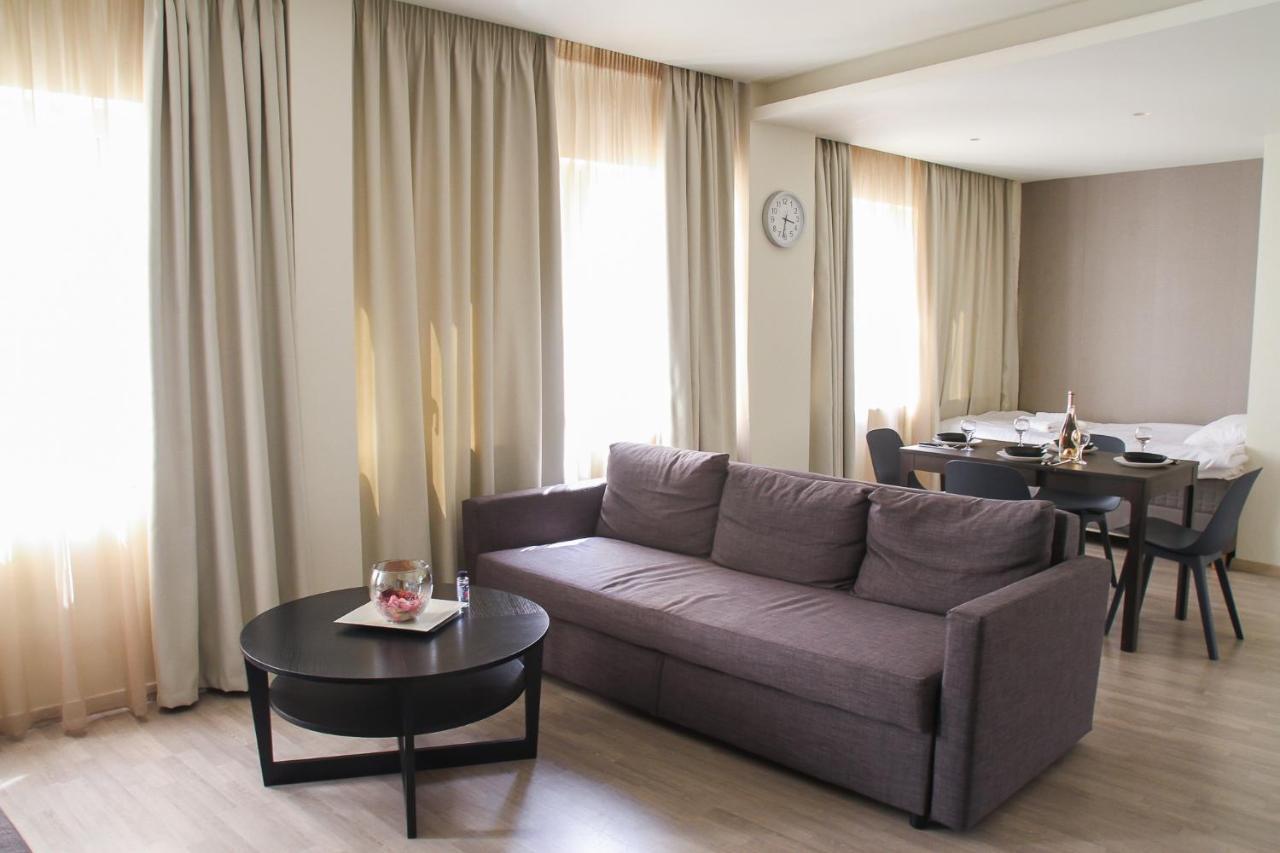 Pallados Suites Aten Exteriör bild